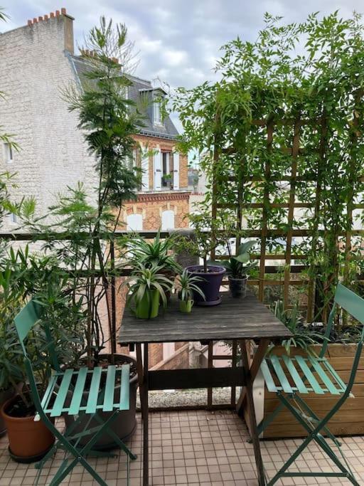 Apartment Eiffel Tower View - Balcony - Trocadero