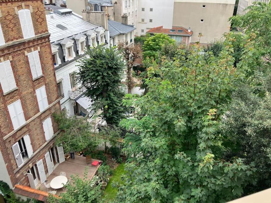 Apartment Eiffel Tower View - Balcony - Trocadero